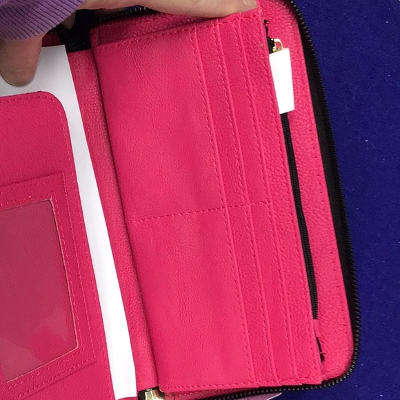 BETSEY JOHNSON BLACK ZIP AROUND WALLET - Picture 7 of 10